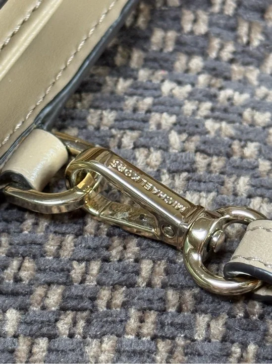 Michael Kors Jet Set Large Zip Clutch Wallet wristlet w/pebbled leather. - Picture 12 of 16